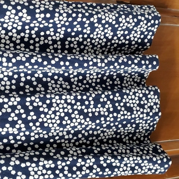 BODEN, navy blue dress with white geometric design. Size 6. Waist band. Short sl - Picture 4 of 10